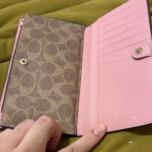 Coach Pink Wallet - Picture 15 of 15